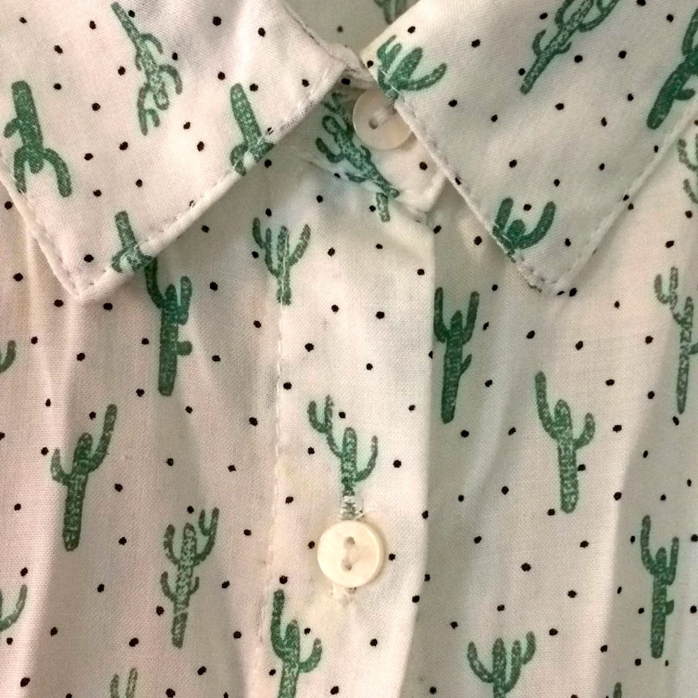 SALE | Cactus print sleeveless button-up